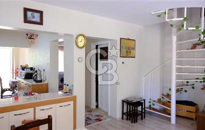 Urla Güvendik Mahallesi'nde Satılık 3+1 Dubleks Villa - Bahçeli