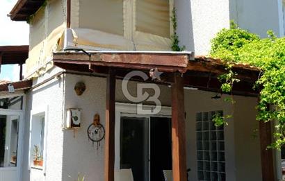 Urla Güvendik Mahallesi'nde Satılık 3+1 Dubleks Villa - Bahçeli