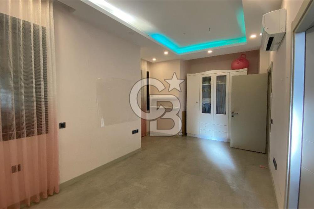 Çiğli Aydınlıkevler  Mah. 4+1 Havuzlu Villa 