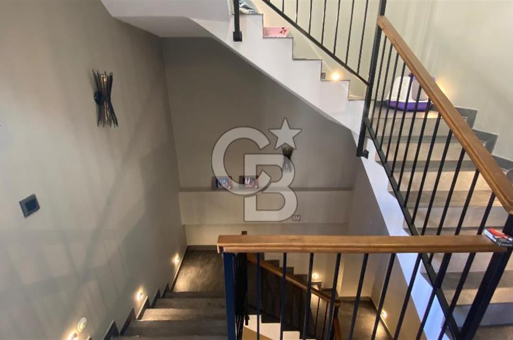Çiğli Aydınlıkevler  Mah. 4+1 Havuzlu Villa 