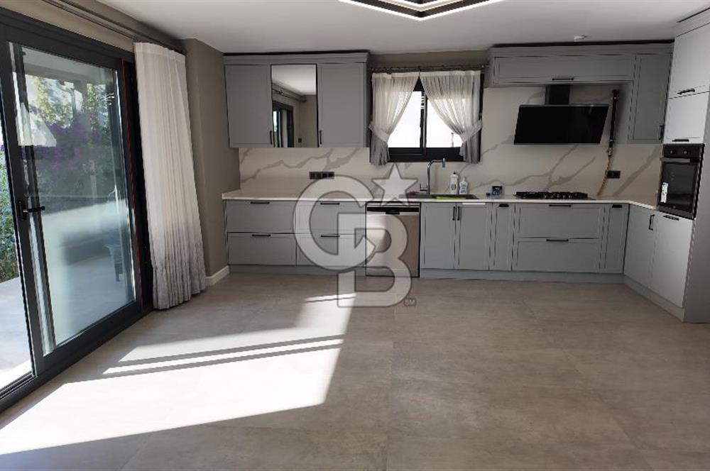 Çiğli Aydınlıkevler  Mah. 4+1 Havuzlu Villa 