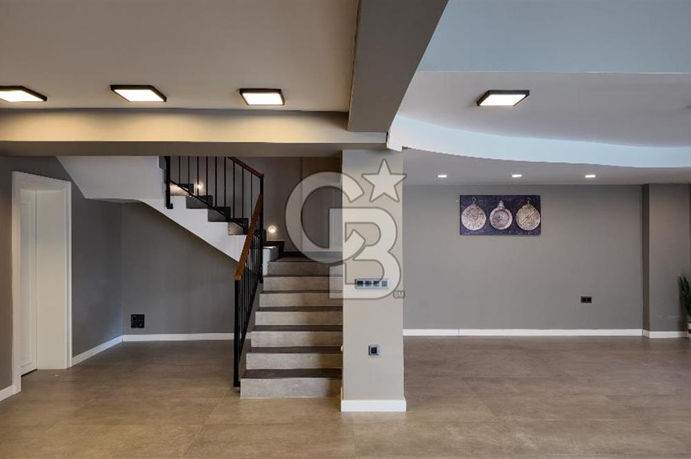 Çiğli Aydınlıkevler  Mah. 4+1 Havuzlu Villa 