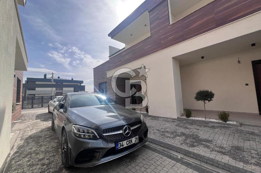 CB CITY' DEN ZİNCİRLİKUYU MAH KİRALIK 4+1 VİLLA