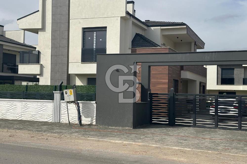 CB CITY' DEN ZİNCİRLİKUYU MAH KİRALIK 4+1 VİLLA