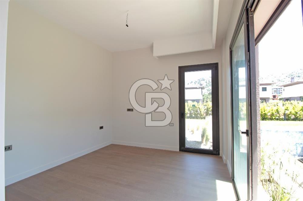 Güzelbahçe Yelki Mi'Marin Elal Gardenia 33 Sitesinde Özel Havuzlu Kiralık 5+1 Villa