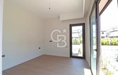 Güzelbahçe Yelki Mi'Marin Elal Gardenia 33 Sitesinde Özel Havuzlu Kiralık 5+1 Villa