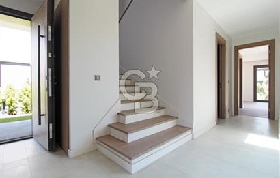 Güzelbahçe Yelki Mi'Marin Elal Gardenia 33 Sitesinde Özel Havuzlu Kiralık 5+1 Villa