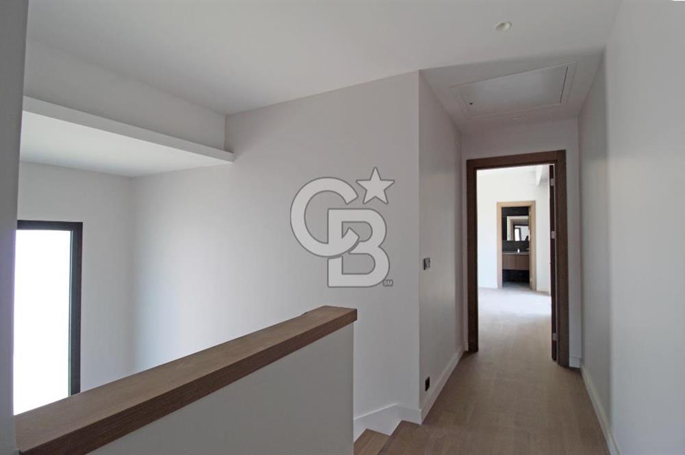 Güzelbahçe Yelki Mi'Marin Elal Gardenia 33 Sitesinde Özel Havuzlu Kiralık 5+1 Villa
