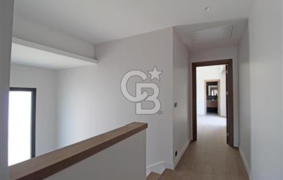 Güzelbahçe Yelki Mi'Marin Elal Gardenia 33 Sitesinde Özel Havuzlu Kiralık 5+1 Villa