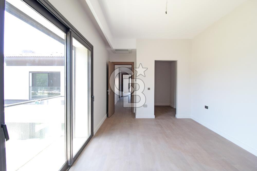 Güzelbahçe Yelki Mi'Marin Elal Gardenia 33 Sitesinde Özel Havuzlu Kiralık 5+1 Villa