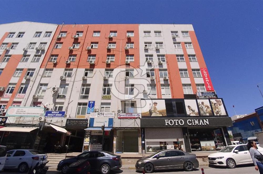 İzmir Çiğli Anadolu Cad. Muhteşem Konumlu Kiralık 28 m² Dükkan