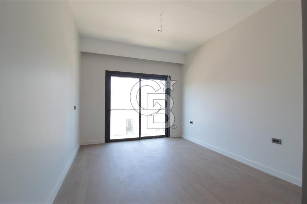 Güzelbahçe Yelki Mi'Marin Elal Gardenia 33 Sitesinde Özel Havuzlu Kiralık 5+1 Villa