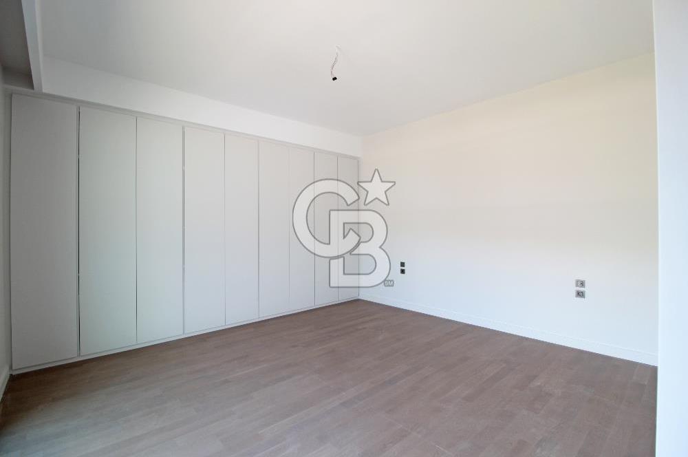 Güzelbahçe Yelki Mi'Marin Elal Gardenia 33 Sitesinde Özel Havuzlu Kiralık 5+1 Villa
