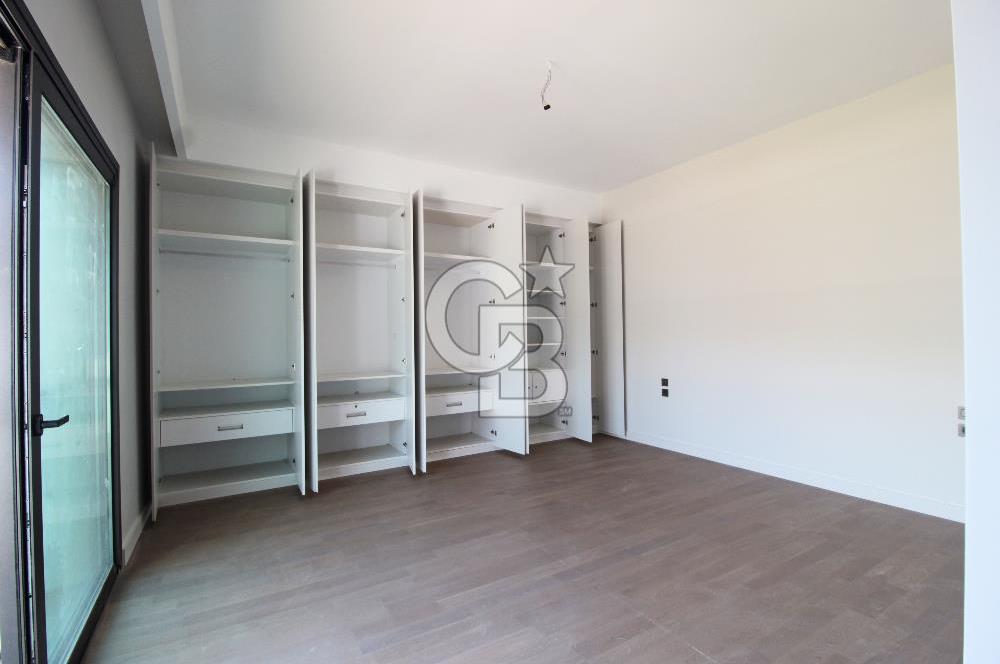 Güzelbahçe Yelki Mi'Marin Elal Gardenia 33 Sitesinde Özel Havuzlu Kiralık 5+1 Villa