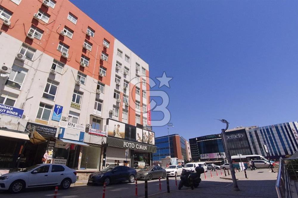 İzmir Çiğli Anadolu Cad. Muhteşem Konumlu Kiralık 28 m² Dükkan