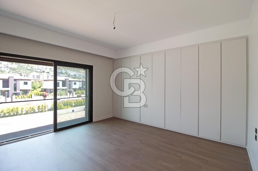 Güzelbahçe Yelki Mi'Marin Elal Gardenia 33 Sitesinde Özel Havuzlu Kiralık 5+1 Villa