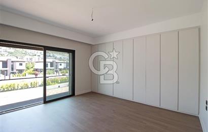 Güzelbahçe Yelki Mi'Marin Elal Gardenia 33 Sitesinde Özel Havuzlu Kiralık 5+1 Villa