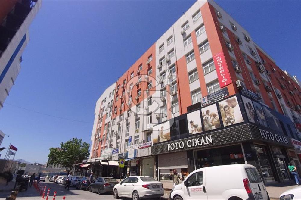 İzmir Çiğli Anadolu Cad. Muhteşem Konumlu Kiralık 28 m² Dükkan