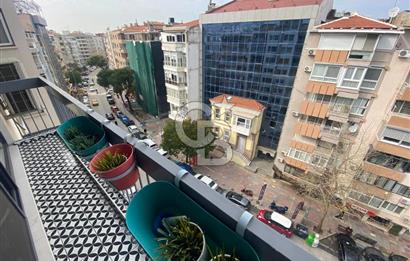 Güzelyalı Mithatpaşa Cad.'de Yenilenmiş Otoparklı Satılık Daire