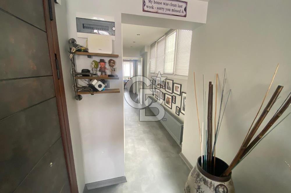 Güzelyalı Mithatpaşa Cad.'de Yenilenmiş Otoparklı Satılık Daire