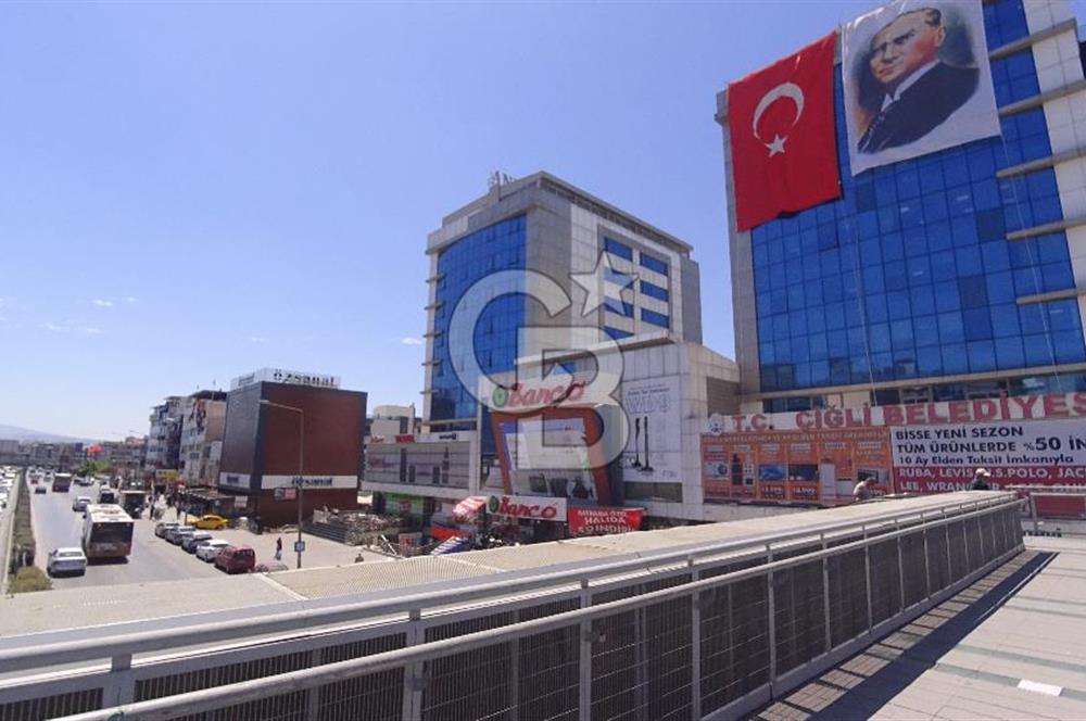 İzmir Çiğli Anadolu Cad. Muhteşem Konumlu Kiralık 28 m² Dükkan