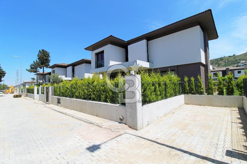 Güzelbahçe Yelki Mi'Marin Elal Gardenia 33 Sitesinde Özel Havuzlu Kiralık 5+1 Villa