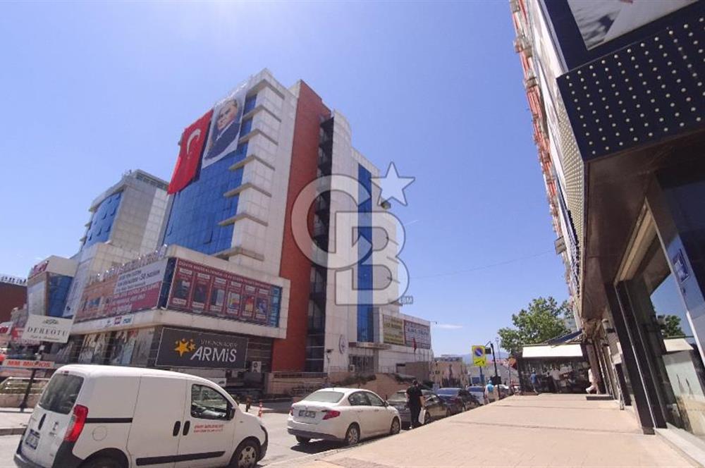 İzmir Çiğli Anadolu Cad. Muhteşem Konumlu Kiralık 28 m² Dükkan