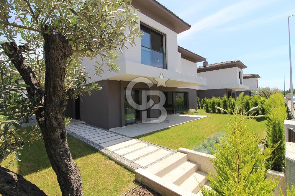 Güzelbahçe Yelki Mi'Marin Elal Gardenia 33 Sitesinde Özel Havuzlu Kiralık 5+1 Villa