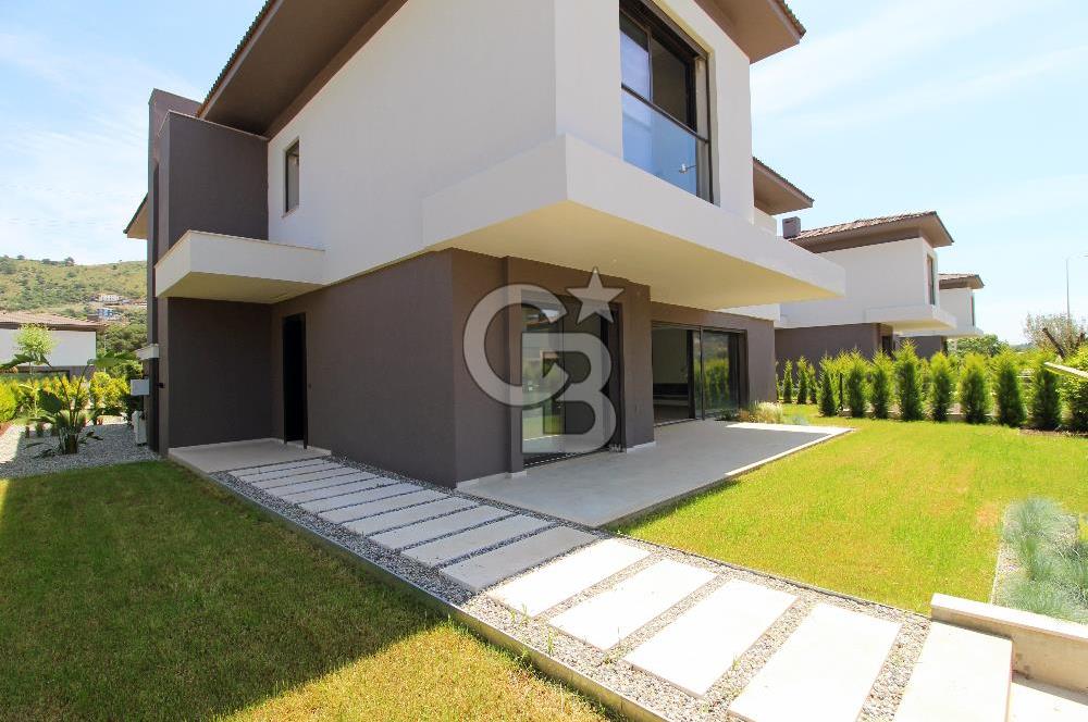 Güzelbahçe Yelki Mi'Marin Elal Gardenia 33 Sitesinde Özel Havuzlu Kiralık 5+1 Villa