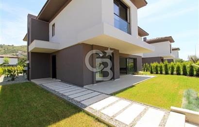 Güzelbahçe Yelki Mi'Marin Elal Gardenia 33 Sitesinde Özel Havuzlu Kiralık 5+1 Villa