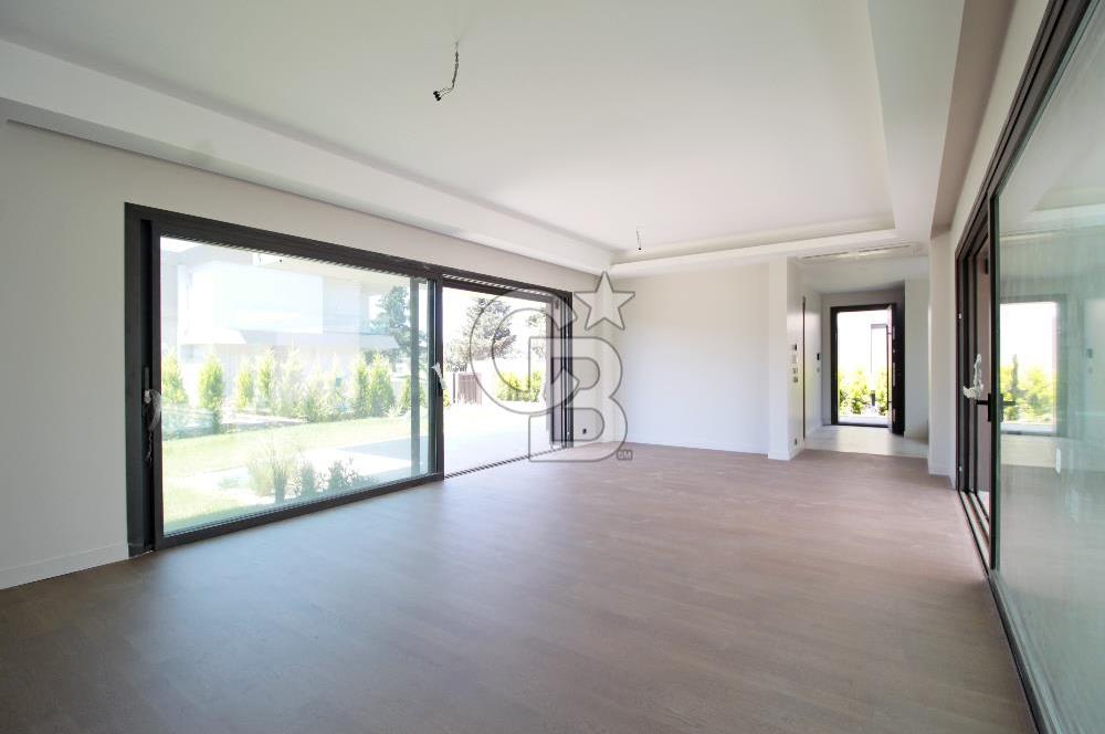 Güzelbahçe Yelki Mi'Marin Elal Gardenia 33 Sitesinde Özel Havuzlu Kiralık 5+1 Villa