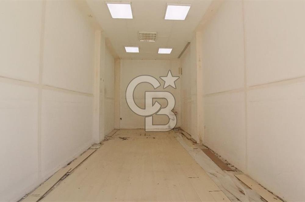 İzmir Çiğli Anadolu Cad. Muhteşem Konumlu Kiralık 28 m² Dükkan