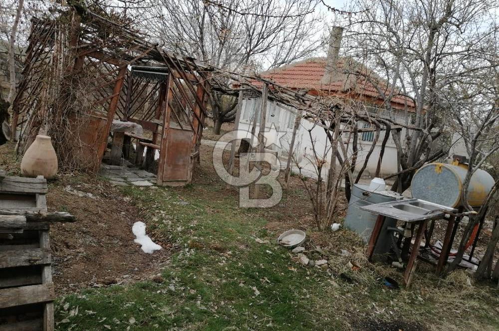 HACIBEKTAŞ MERKEZ'DE GENİŞ BAHÇELİ 2 KATLI MÜSTAKİL EV(2 DAİRE)