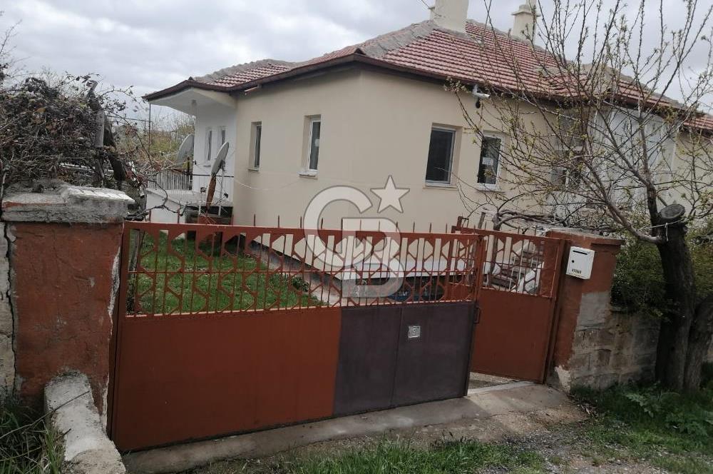 HACIBEKTAŞ MERKEZ'DE GENİŞ BAHÇELİ 2 KATLI MÜSTAKİL EV(2 DAİRE)