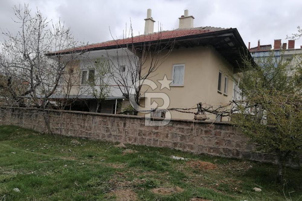 HACIBEKTAŞ MERKEZ'DE GENİŞ BAHÇELİ 2 KATLI MÜSTAKİL EV(2 DAİRE)
