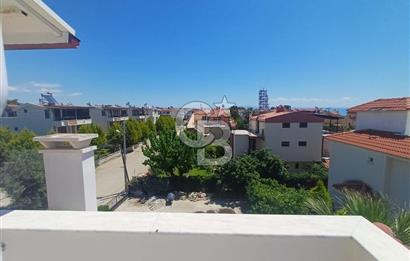 ÇanakkaleAyvacık Mıhlı'da Denize Sıfır Havuzlu Tripleks Villa