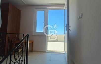 ÇanakkaleAyvacık Mıhlı'da Denize Sıfır Havuzlu Tripleks Villa