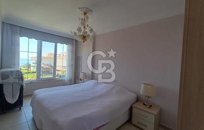 ÇanakkaleAyvacık Mıhlı'da Denize Sıfır Havuzlu Tripleks Villa