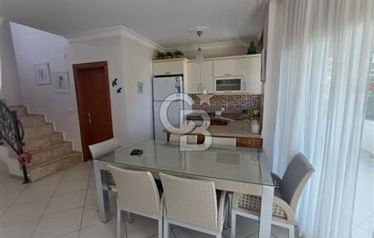 ÇanakkaleAyvacık Mıhlı'da Denize Sıfır Havuzlu Tripleks Villa
