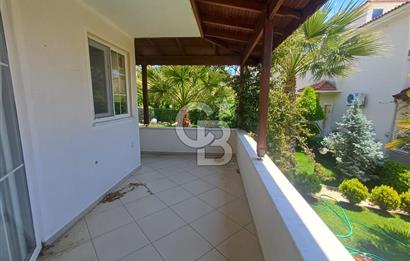 ÇanakkaleAyvacık Mıhlı'da Denize Sıfır Havuzlu Tripleks Villa