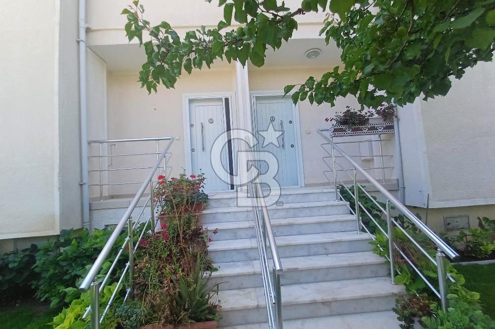 ÇanakkaleAyvacık Mıhlı'da Denize Sıfır Havuzlu Tripleks Villa