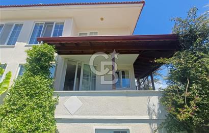 ÇanakkaleAyvacık Mıhlı'da Denize Sıfır Havuzlu Tripleks Villa