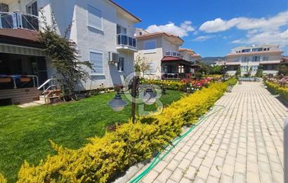 ÇanakkaleAyvacık Mıhlı'da Denize Sıfır Havuzlu Tripleks Villa