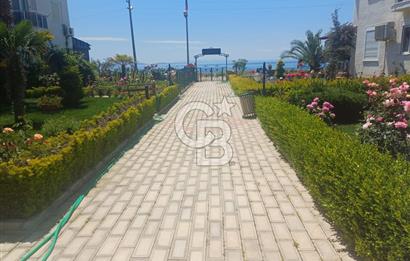 ÇanakkaleAyvacık Mıhlı'da Denize Sıfır Havuzlu Tripleks Villa