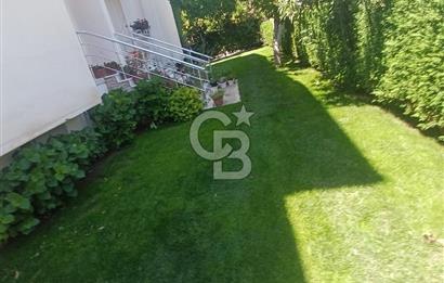 ÇanakkaleAyvacık Mıhlı'da Denize Sıfır Havuzlu Tripleks Villa
