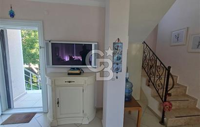ÇanakkaleAyvacık Mıhlı'da Denize Sıfır Havuzlu Tripleks Villa