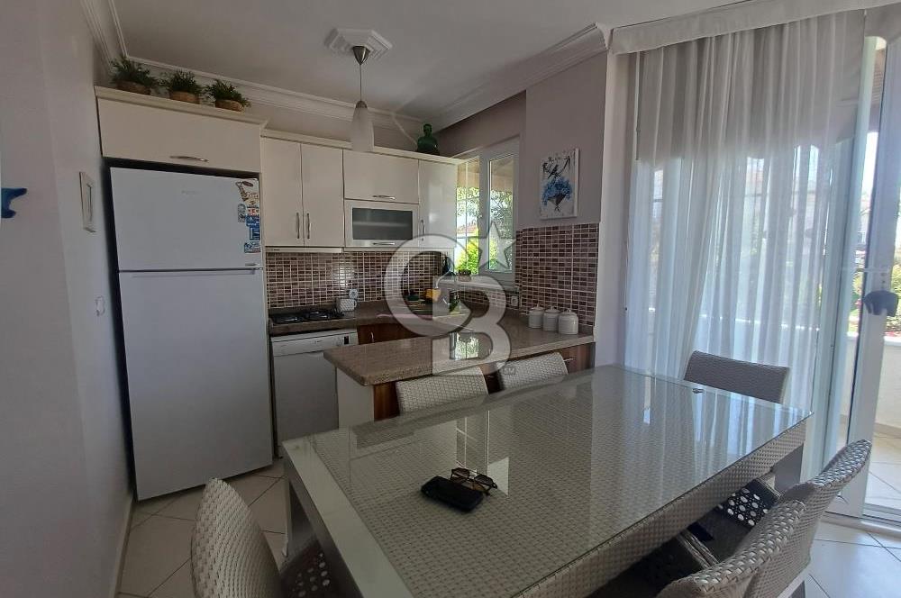 ÇanakkaleAyvacık Mıhlı'da Denize Sıfır Havuzlu Tripleks Villa