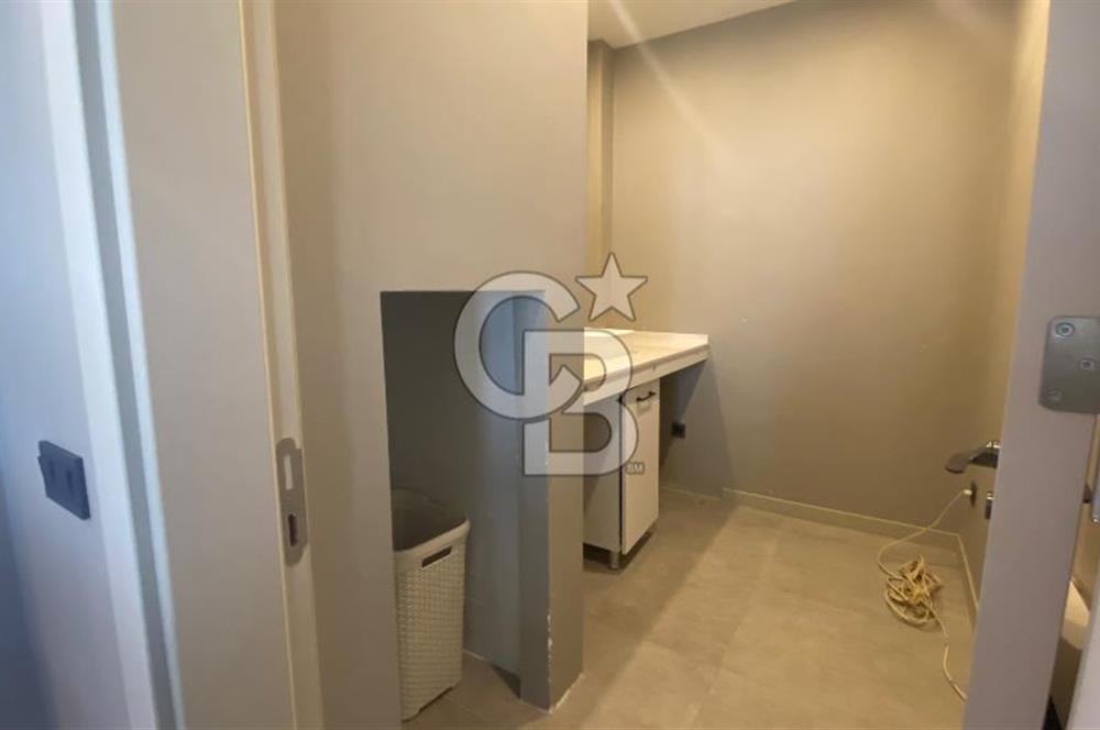 Çiğli Aydınlıkevler  Mah. 4+1 Havuzlu Villa 