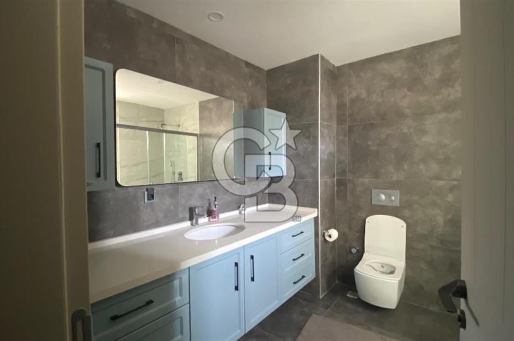 Çiğli Aydınlıkevler  Mah. 4+1 Havuzlu Villa 