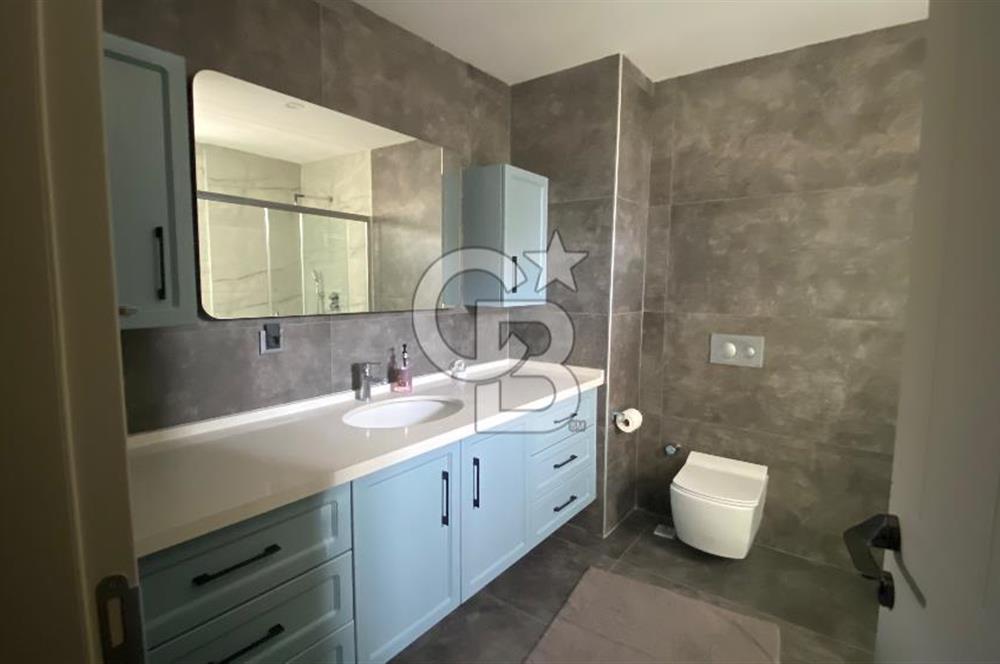 Çiğli Aydınlıkevler  Mah. 4+1 Havuzlu Villa 